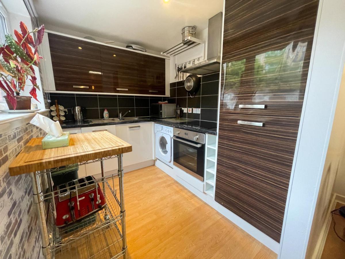 Kelvingrove 2 Bedroom Apartment - Private Parking Glasgow Exteriér fotografie